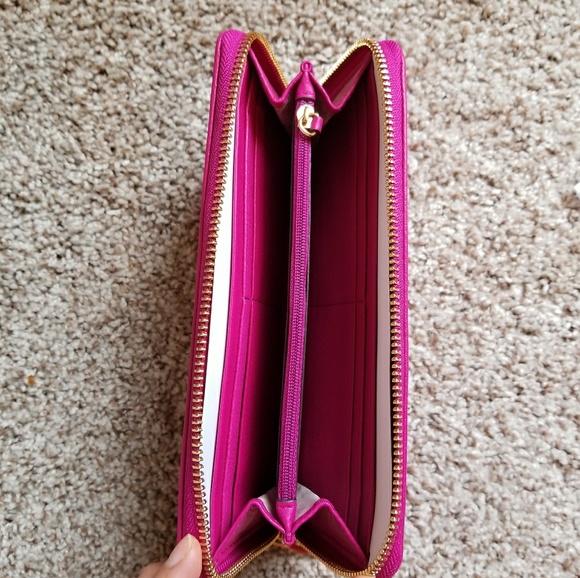 Michael Kors wallet - Picture 2 of 4